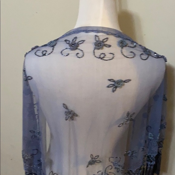 Beautiful blue shawl with tassels - Picture 4 of 6
